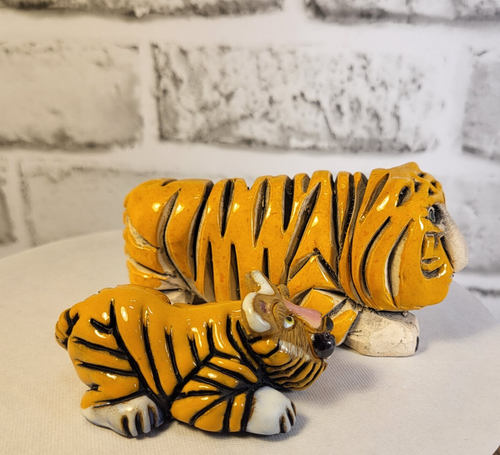 Hand Sculpted Casals Pottery Tiger Signed Figurines Made in Peru Set of 2 - Picture 4 of 14