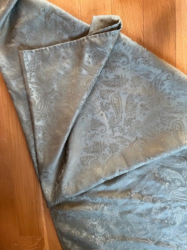 Pretty Olive Green Paisley Jacquard Rectangular Polyester Tablecloth - 116 x 58 - Picture 5 of 7