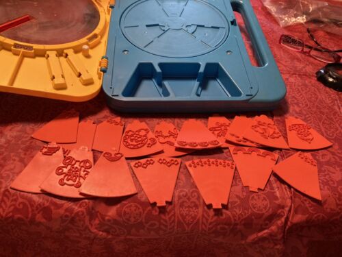 Giocattolo da disegno vintage 1985 Fisher-Price Rub-A-Rounds. Completo di matite. - Foto 8 di 8