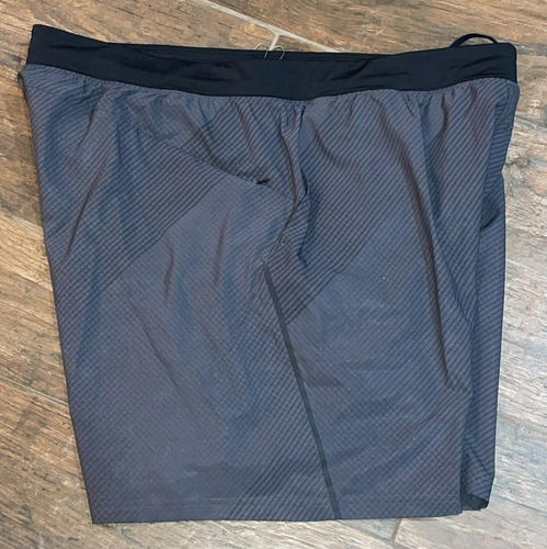 Neu mit Etikett. VRST Herren 7" Zoll gefütterte gewebte Laufshorts Grafik anthrazit Schnüre Größe 2XL - Bild 2 von 9