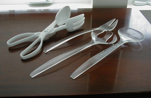 MCM Clear Plastic Salad Server Set and Fork + White Serving Tongs 4 pieces - Picture 4 of 8