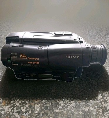 SONY CCD-TR750E PAL Video8 Hi8 Camcorder Handycam m.  ACCU Fernbed+ Ladestation 