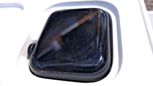 Apple Watch SE 44mm  + Cellular w/ Midnight Aliminum Case - Very Good ++ - Picture 4 of 15