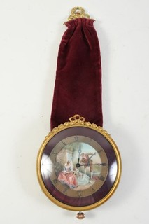 O61H16 Doxa Wanduhr mit Gouache Zifferblatt im Empire Stil