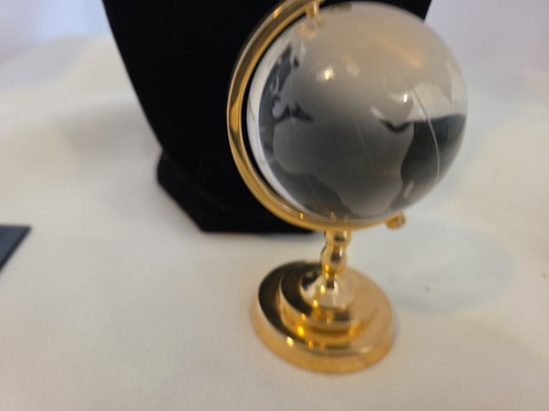 Vtg Crystal Etched Spinning Miniature Globe w/Clock Ganz Quartz Gold Toned Stand - Picture 14 of 15