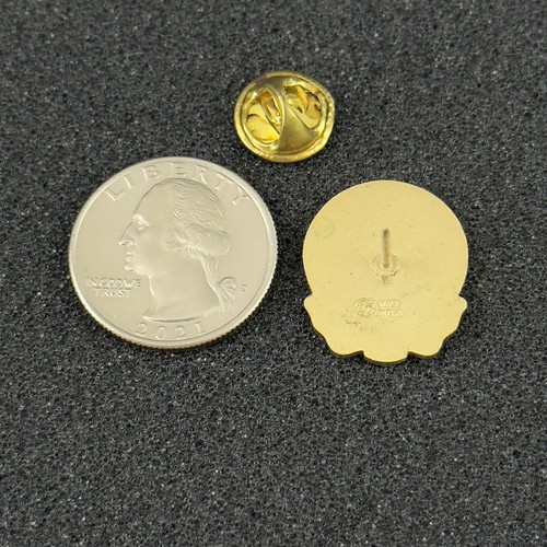 Wal-Mart Walmart Excellence In Service Employee Award Pin Pinback #51352 - Picture 2 of 2