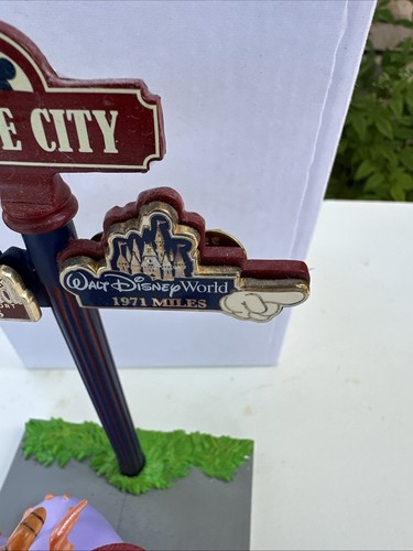 Walt Disney World Figur Trade City Figur LE 250 2010 Pin Event - Bild 4 von 9