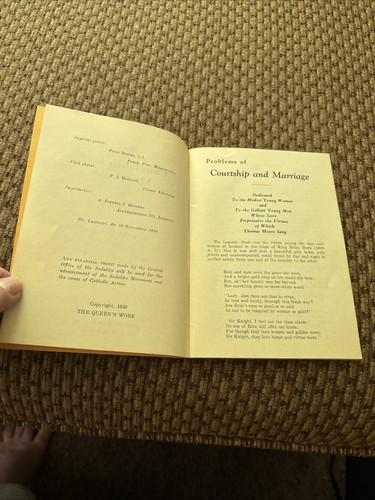 1939 “Problems Of Courtship and Marriage” Book A Queen's Work Publication - Afbeelding 5 van 10