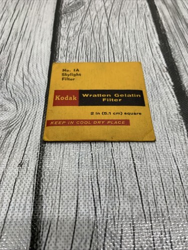 Kodak WRATTEN 1A SKYLIGHT FILTER 2X2 - Picture 1 of 7