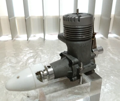 Vintage K&B Torpedo 40 RC Model Airplane Glow Engine - Made in USA NEUF - Photo 1/4