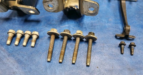 05-14 FORD MUSTANG UPPER LOWER DOOR HINGES PASSENGER BOLTS & CHECK STOP STOPPER - Picture 2 of 14