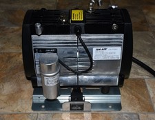 Nuovo compressore d'aria a pistone a dondolo senza olio Jun-Air OF332-0B 120V 4772641R