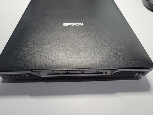 Epson Perfection V19 II Scanner - Picture 3 of 6
