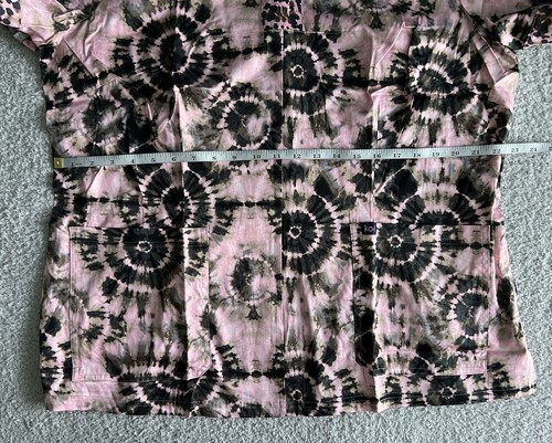 Koi Stretch Scrub Top Women’s Sz 2X Pink Bullseye Tie Dye Naomi Nursing Medical - Picture 10 of 11