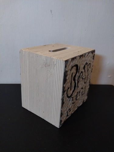 Scatola porta fazzoletti vintage "Benedici te" rustica metallo legno firmata Kathleen Wedemeyer - Foto 2 di 9