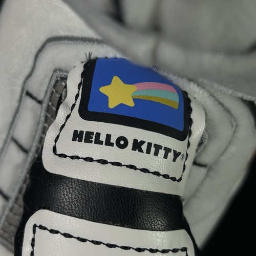 Hello Kitty 13 Zoll weißer Astronaut Plüsch von Kidrobot, Sanrio - Bild 3 von 7