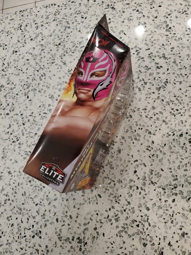 WWE Elite Monday Night War Rey Mysterio BAF Peluche Largo Walmart Exclusivo Nuevo - Imagen 6 de 11