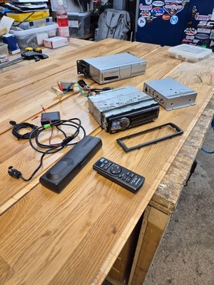 Alpine CDA-9833R, CD-changer CHA-S624 and KC-410C auxbox + BT handsfree AInet