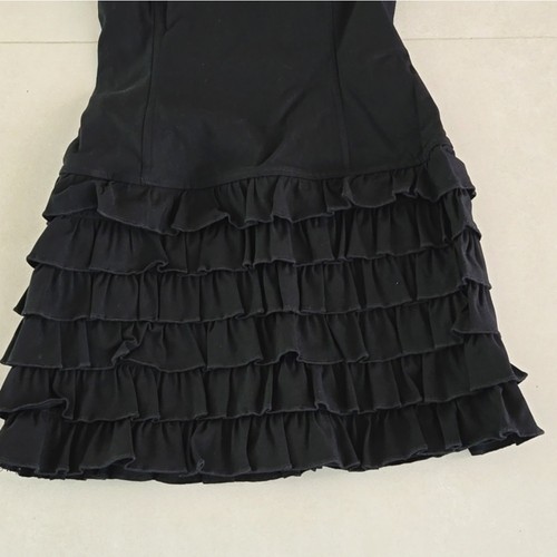 Neu mit Etikett! Edikted trägerloses Minikleid Stufen Rüschensaum Größe M - Bild 6 von 7