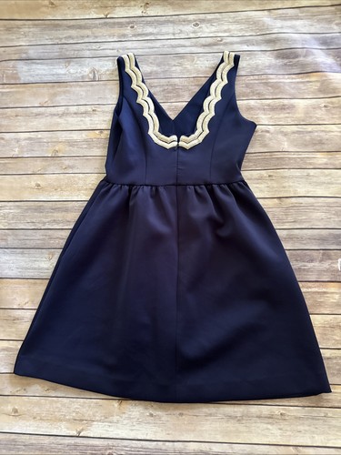 Vestido Lilly Pulitzer Jane Shift Vestido Mediano Azul Marino Dorado Acentos Sin Mangas - Imagen 7 de 8