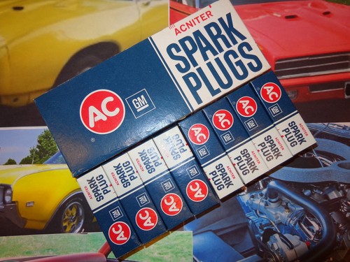 'NOS'.. AC - R44S Spark Plugs .....'Ram Air' GTO, Firebird, 442, LeMans....etc.. - Picture 6 of 13