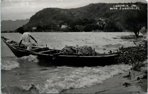RPPC JALISCO MEXICO PASADA AJIJIC NAUTICAL BOATING MAN SCENE REAL PHOTO F5 - Picture 1 of 2
