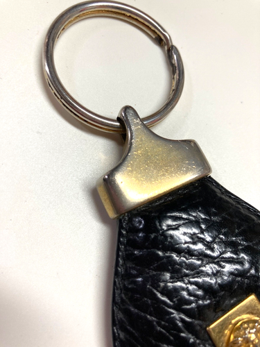 GIANNI VERSACE VINTAGE '90s MEDUSA HEAD RELIEF ROUND LEATHER KEY CHAIN ITALY - Picture 13 of 16