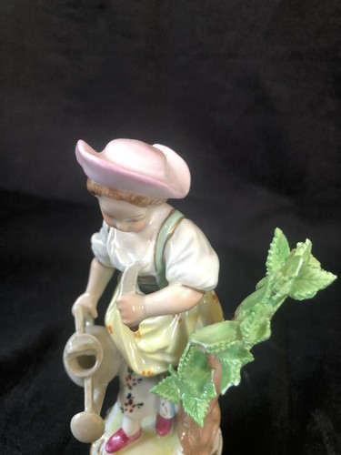 Antique german SITZENDORF porcelain . Lady in the garden   . Marked + number  - Picture 2 of 7