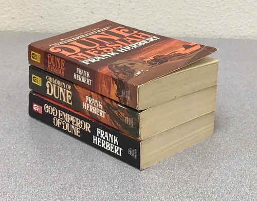 Frank Herbert DUNE CHRONICLES Books 2 - 4, Paperbacks - Picture 4 of 5