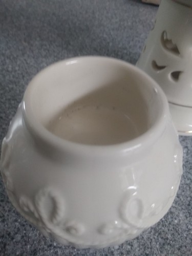 2 Ceramic Filigree Tea Light Pedestal and Shade Ivory 7 1/4” &5 1/2 - Picture 17 of 17