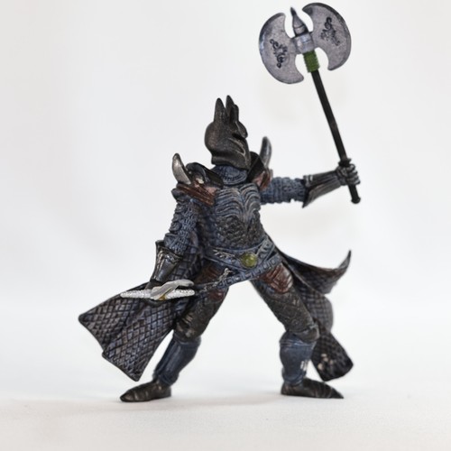 Papo Black Knight with a Triple Battle Axe & Sword 2006 Medieval & Fantasy - Picture 15 of 18