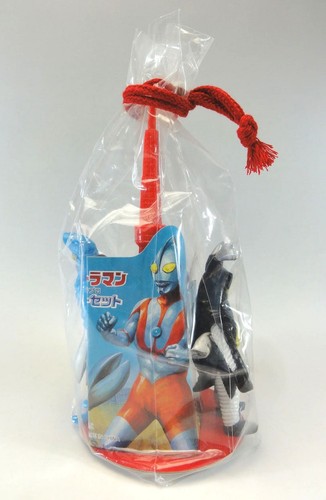ULTRAMAN TOEWER PLAY SET POPY 2003 JAPAN - Picture 2 of 11