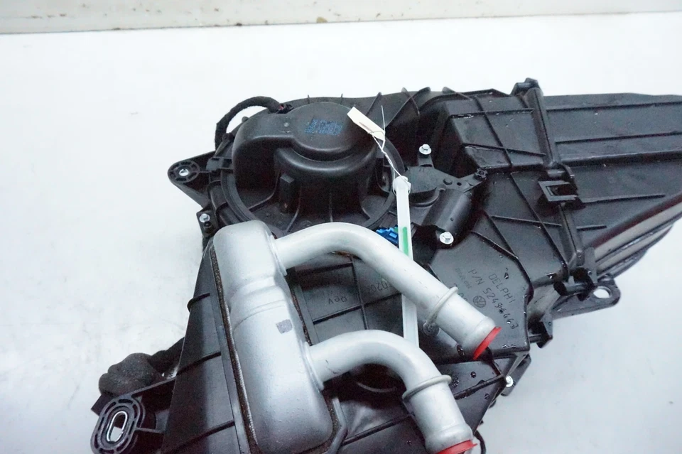 Carcasa del motor soplador trasero Audi Q7 2011-2015 OEM 4L0820004 Foto 4 de 4