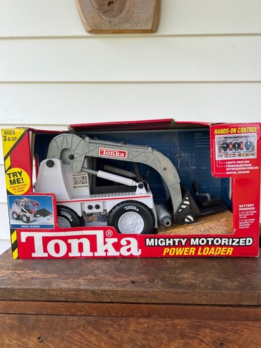 Caricatore elettrico motorizzato Tonka Mighty con comandi pratici e luci realistiche