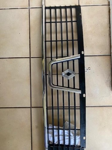 RENAULT-12,  grille; left headlamp door,center &right headlamp chrome bezel only - Picture 2 of 4