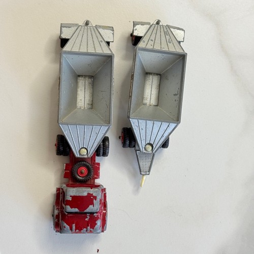 Matchbox King Size K-4 Fruehauf Hopper – Red Cab and Twin Silver Trailers – Used - Picture 12 of 23
