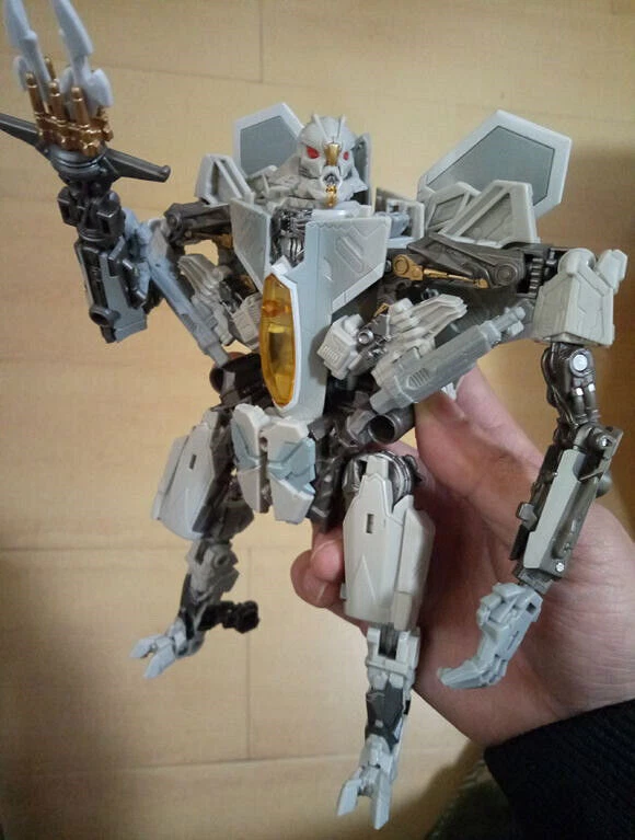 Transformers Studio Series SS06 Starscream Action Figure 7" Toy Doll New in Box - Image 4 of 4