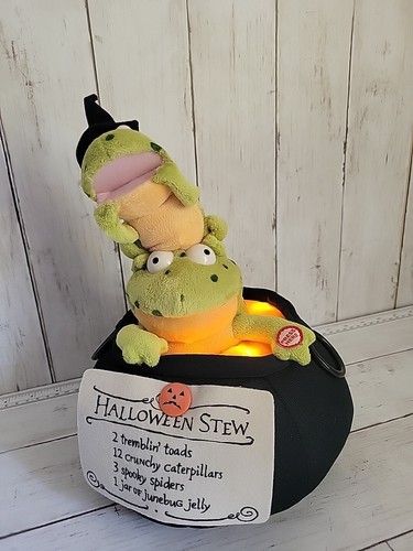 TREMBLING TOADS Halloween Decoration HALLMARK Cauldron Singing Frogs - Picture 2 of 9