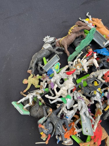 lot de soldats plastique moyen age britains - Imagen 3 de 4