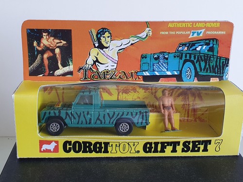 Corgi Toys Gift Set 7 Tarzan mit Affe Jungle Land Rover 109 Fahrzeug Box 1:43 - Bild 1 von 9