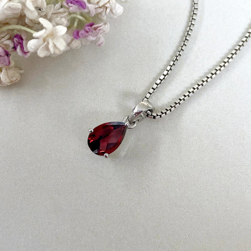 Natural 15 Ct Garnet Pendant Gemstone In Solid 925 Sterling Silver with Chain - Picture 3 of 6