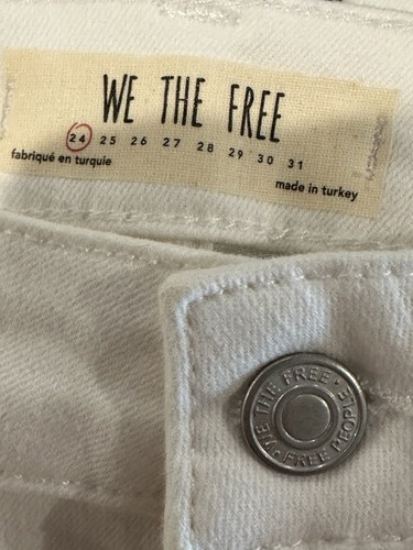FREE PEOPLE We The Free Cutout Embroidered Ivory Jeans Size 24 NWT - Picture 3 of 7