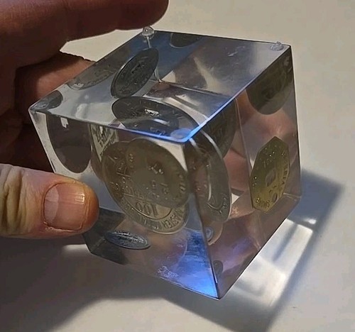 Pisapapeles Lucite Cube con 5 fichas comerciales Imperial Smokeless Coal Co. Scrip - Imagen 7 de 7