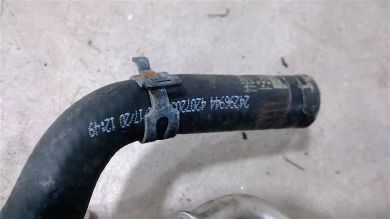 Tubo de entrada enfriador de aceite del motor Buick Encore GX 2020-2024 12706072 Foto 3 de 4