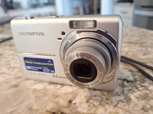 Olympus FE-190 6.0MP Digital Camera - Silver - Picture 2 of 4