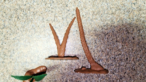 Vintage 1950's Marx Captian Galent Playset Tree Trunks & Fern Original Parts - Picture 2 of 3