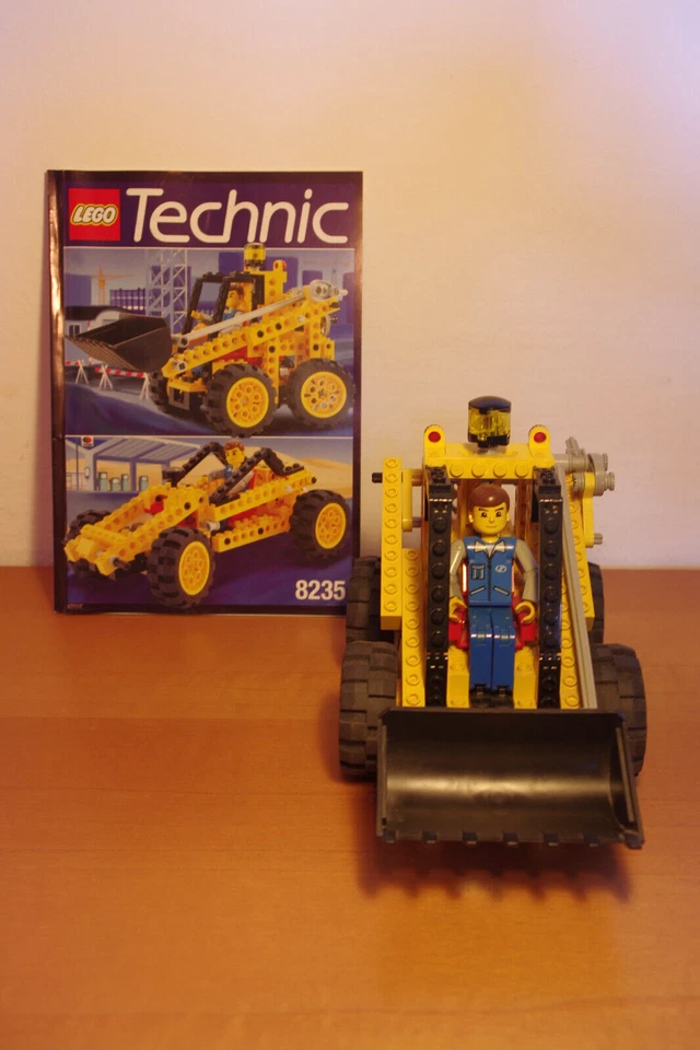 LEGO Technic 8235 Front End Loader, foto 2 di 5