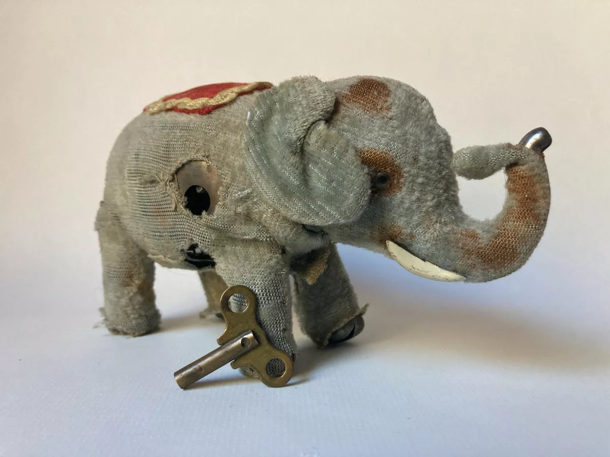 Vintage Wind Up Circus Elephant Toy Original Key Included
