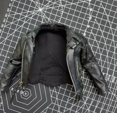 Hottoys HT DX13 1/6 Scale T-800 Leather Jacket Figure Terminator