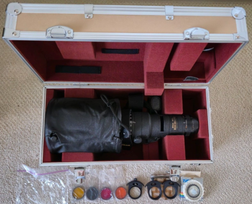 Nikon Nikkor 500mm f/4 P ED MF Teleobjektiv mit Tasche und Zubehör